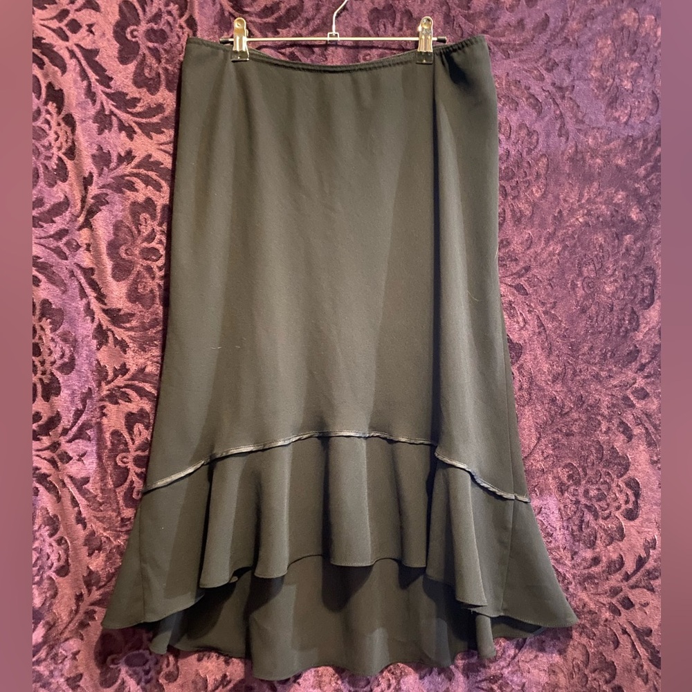 Black flowy midi skirt